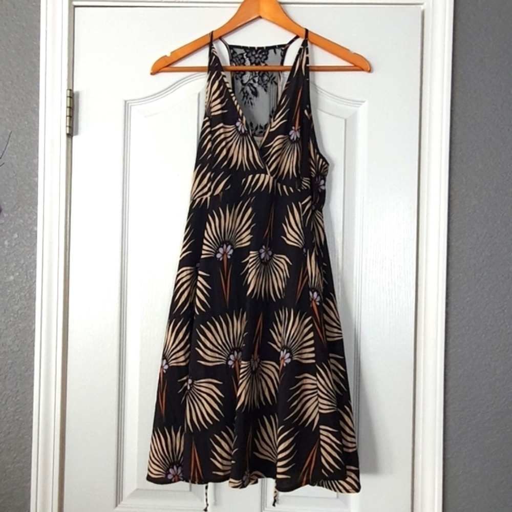 Everly Tropical Leaf Print Mini Dress Womens S Black Tan Vneck Lace Back